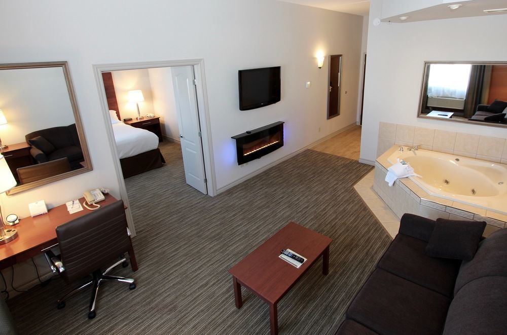 Holiday Inn Express Hotel & Suites 1000 Islands - Gananoque By Ihg Kültér fotó