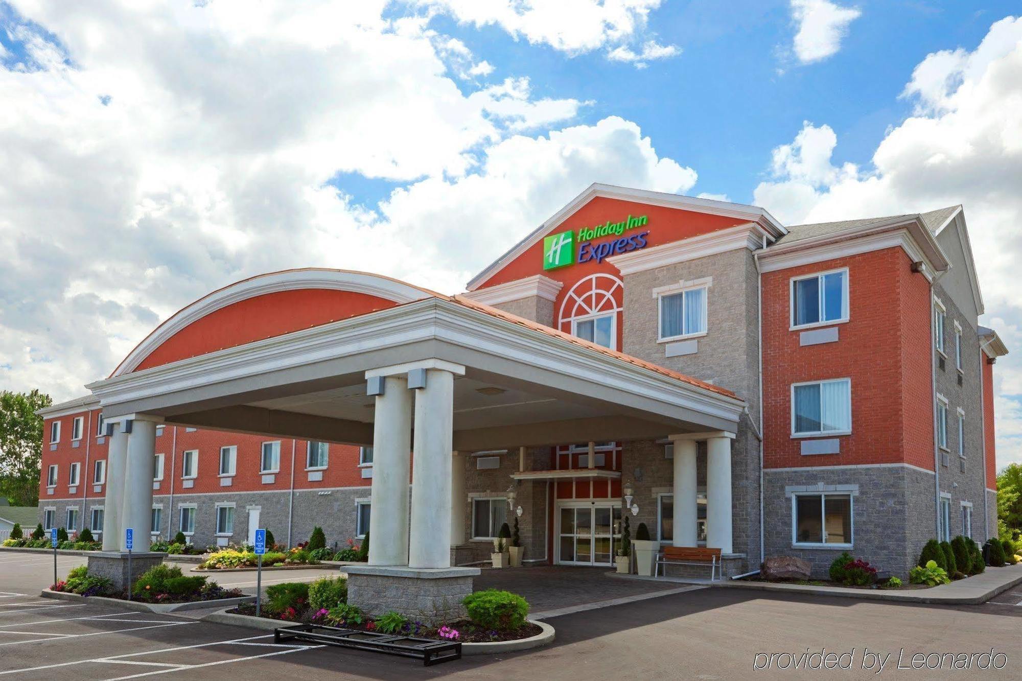 Holiday Inn Express Hotel & Suites 1000 Islands - Gananoque By Ihg Kültér fotó