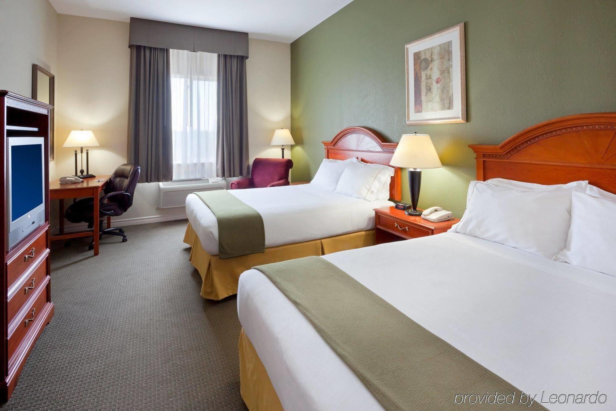 Holiday Inn Express Hotel & Suites 1000 Islands - Gananoque, An Ihg Hotel Kültér fotó