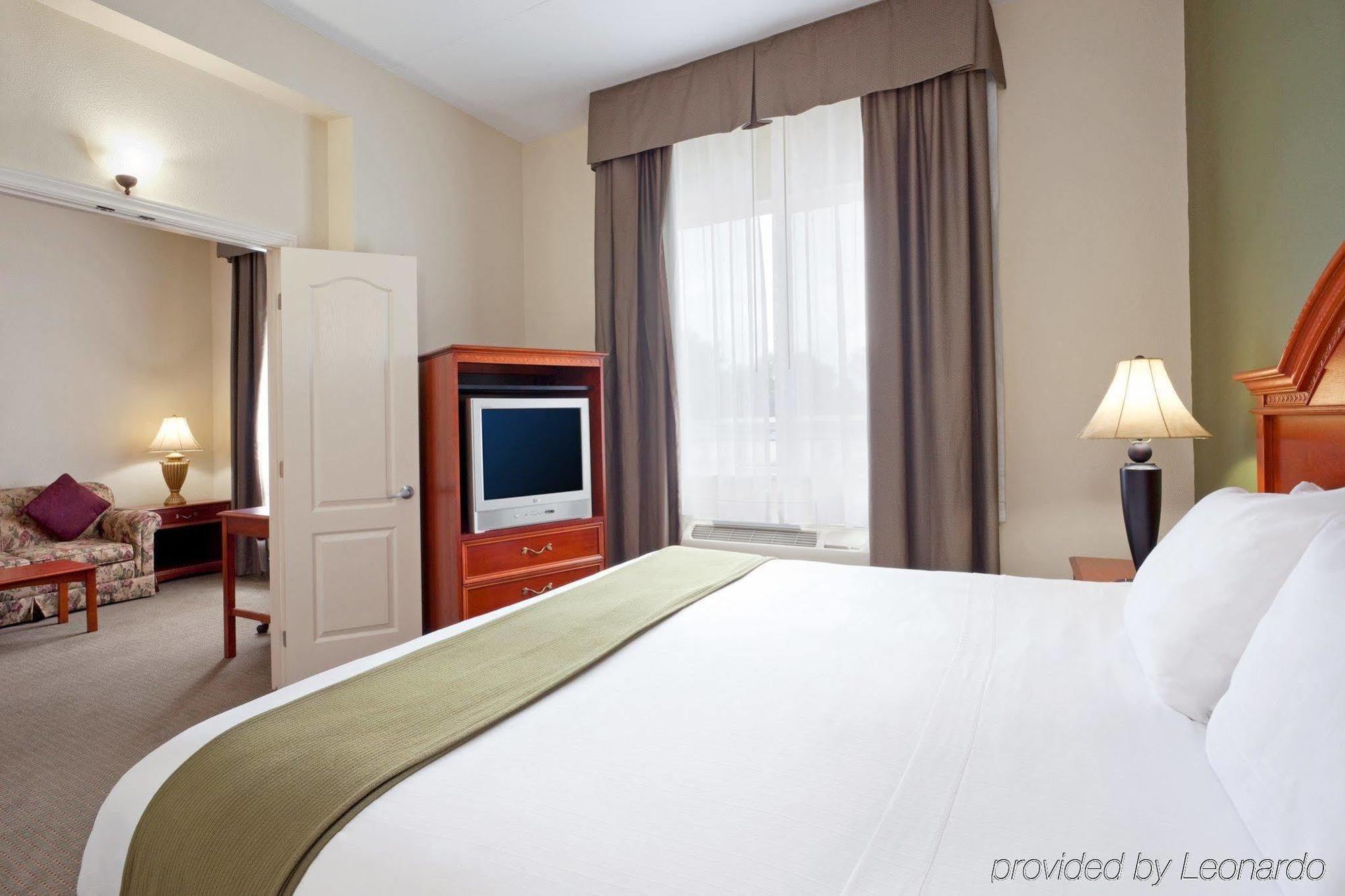 Holiday Inn Express Hotel & Suites 1000 Islands - Gananoque, An Ihg Hotel Kültér fotó